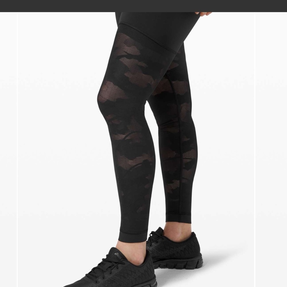 lululemon Sheer Will HR Black Camo Leggings 28” Size 6 - Picture 3 of 10